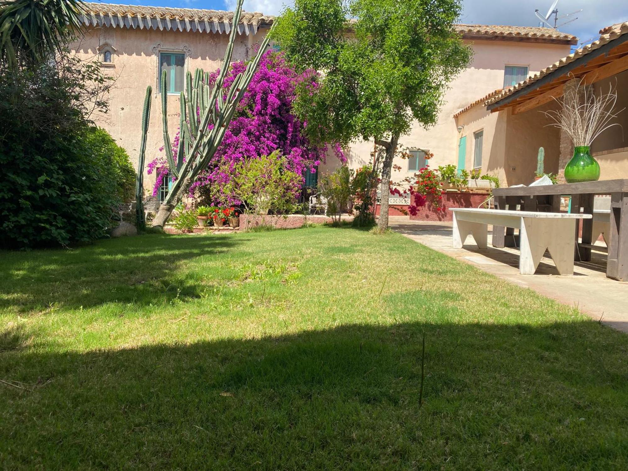 Corte Boero Bed&Breakfast Capoterra Bagian luar foto