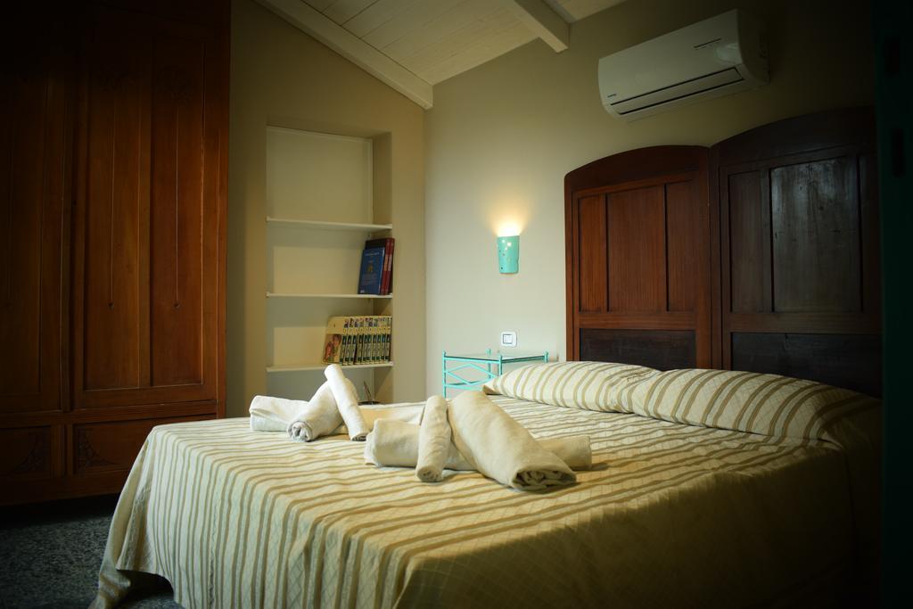 Corte Boero Bed&Breakfast Capoterra Bagian luar foto